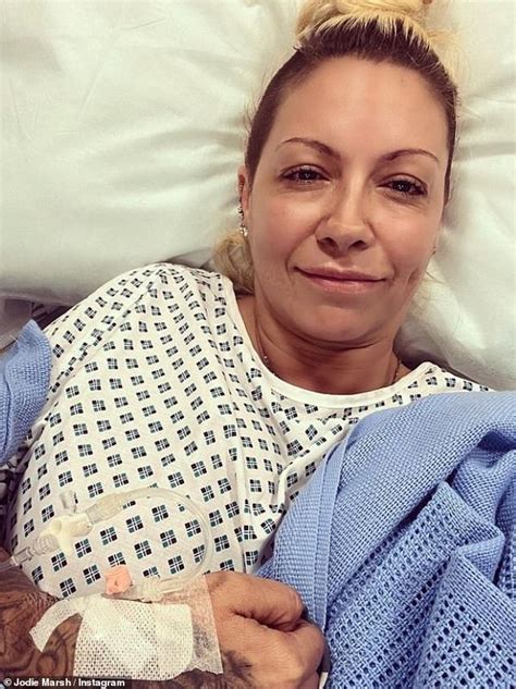 Jodie Marsh, 44, looks unrecognisable as she brands herself the。